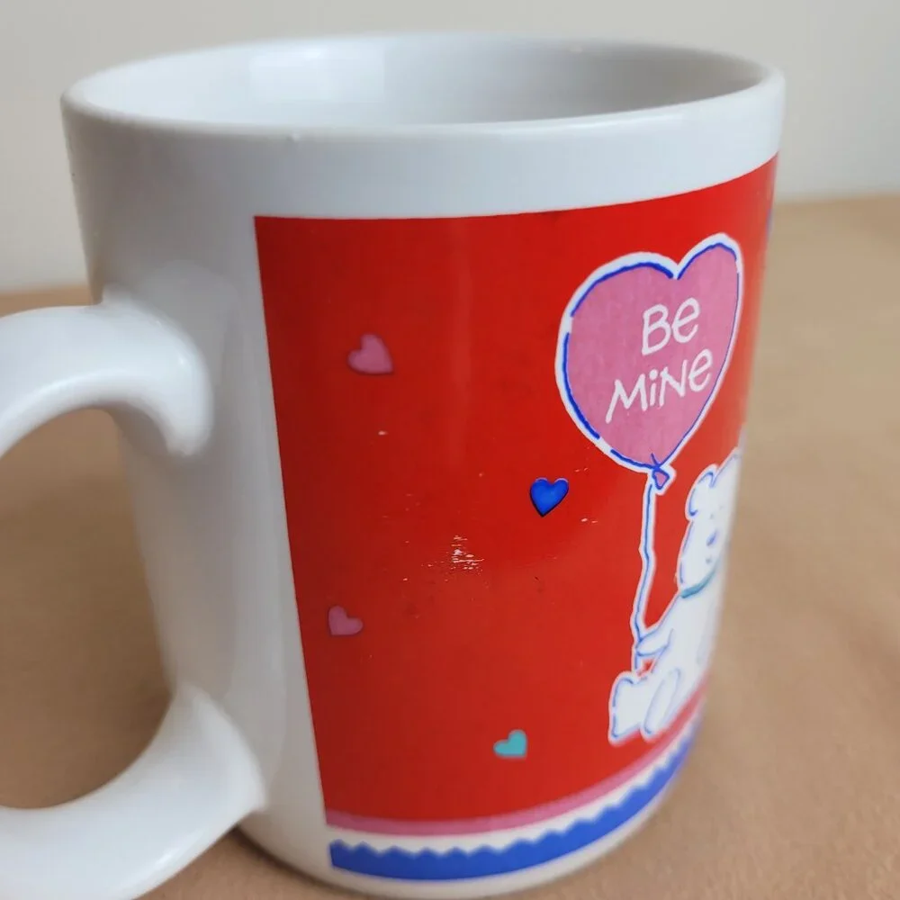 Vintage Hallmark Mug Be Mine Teddy Bear & Heart Balloon red Valentine. 1988 Mugs